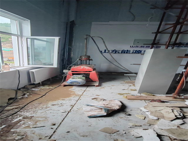 木鱼镇地基基础下沉墙体裂缝加固注浆顶升施工